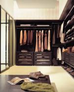 фирма Индивидуално проектиране на дрешник и гардеробни